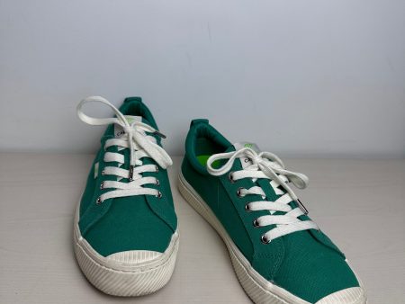 Shoes Sneakers By Cariuma In Green, Size: 9 Fashion