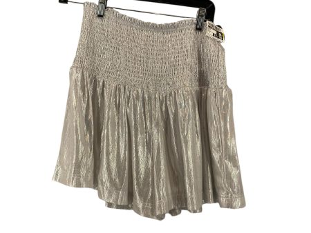 Shorts By Clothes Mentor In Silver, Size: M Supply