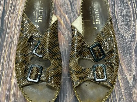 Sandals Flats By Clothes Mentor In Snakeskin Print, Size: 8.5 For Discount