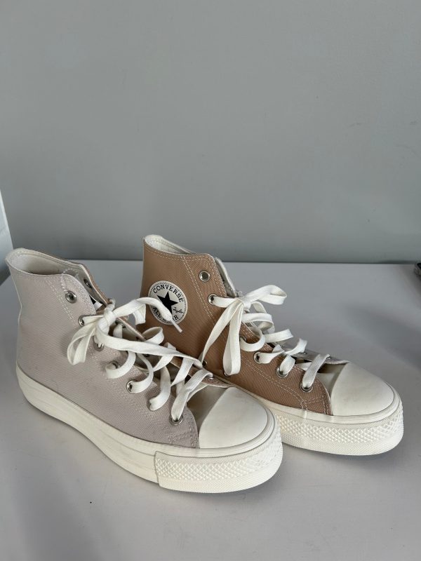 Shoes Sneakers By Converse In Cream & Tan, Size: 8.5 Supply