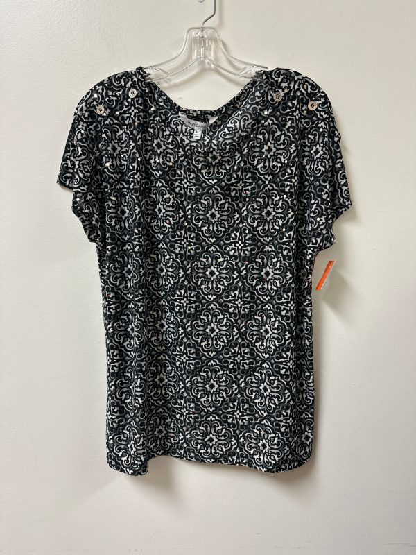 Top Short Sleeve By Clothes Mentor In Black, Size: Xl Online Sale