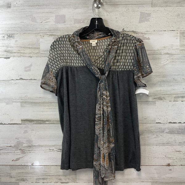 Top Short Sleeve By Tiny In Grey, Size: Xs Online now