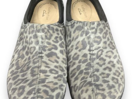 Shoes Flats By Clarks In Animal Print, Size: 7 Hot on Sale