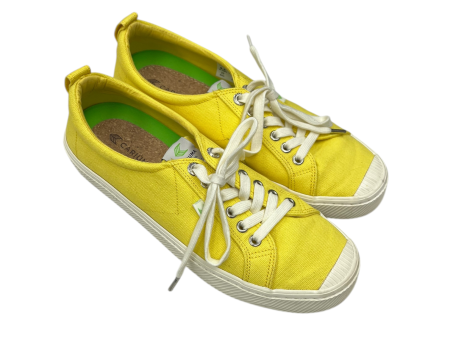 Shoes Sneakers By Cariuma In Yellow, Size: 10 Hot on Sale