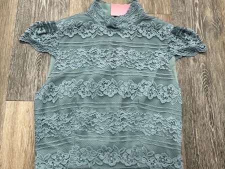 Top Short Sleeve Designer By Alice + Olivia  Size: 6 For Sale