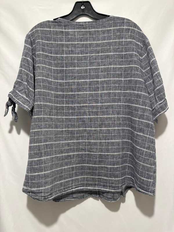 Top Short Sleeve By Banana Republic In Grey, Size: Xl Online now