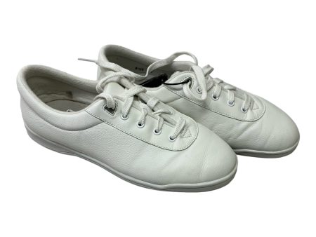 Shoes Sneakers By Easy Spirit In White, Size: 7.5 Online